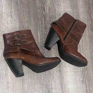 Born/BOC brown leather booties